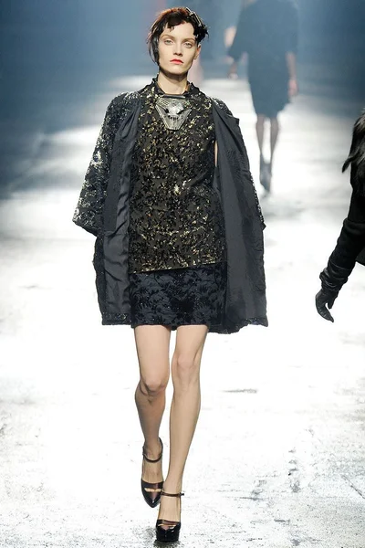 Look 46